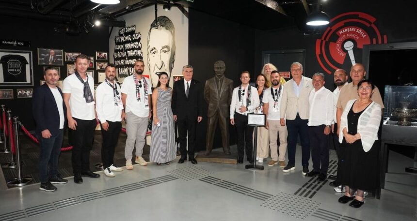 Efsane başkanın heykeli Beşiktaş Müzesi’nde