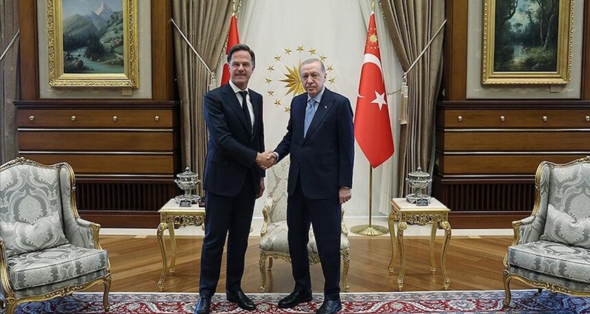 Erdoğan, Rutte ile görüştü