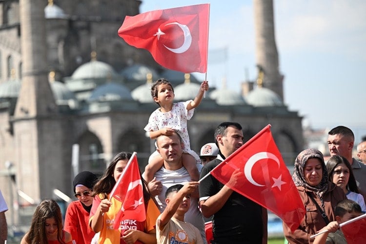 Esaretten kurtuluşa giden yol: Türkiye 30 Ağustos'u kutluyor