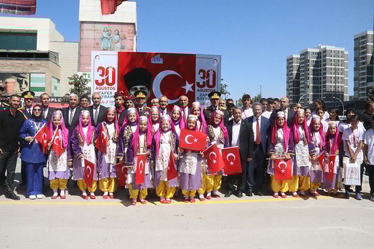Esaretten kurtuluşa giden yol: Türkiye 30 Ağustos'u kutluyor