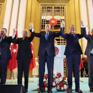 Eski ortak iktidara 7 ay süre verdi