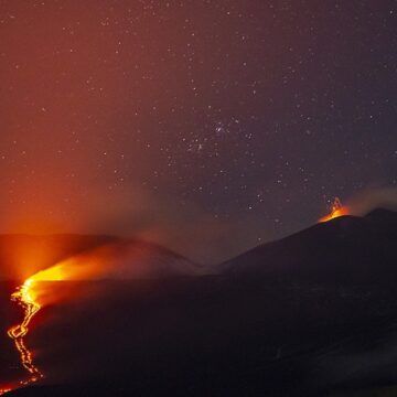 etna-yanardaginda-hareketlilik-guclu-sekilde-patlayarak-kul-ve-lav-puskurttu-SDXHt7GJ.jpg Etna Yanardağı’nda hareketlilik: Güçlü şekilde patlayarak kül ve lav püskürttü