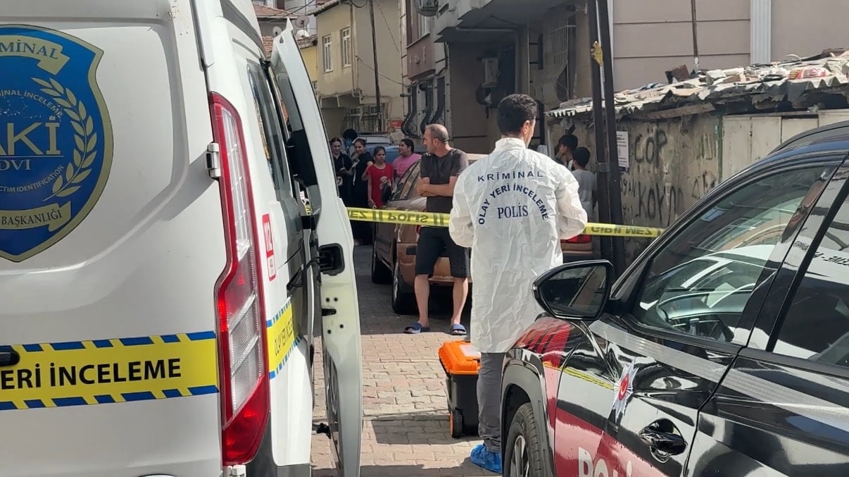 Ev arkadaşının boğazını kesti! Kan donduran detaylar ortaya çıktı