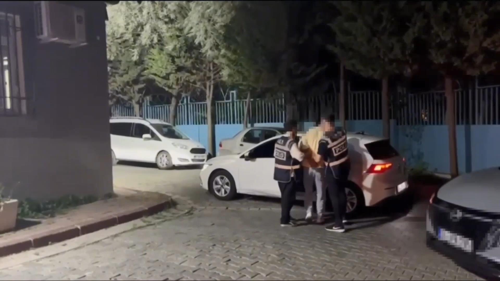 Ev arkadaşının boğazını kesti! Kan donduran detaylar ortaya çıktı