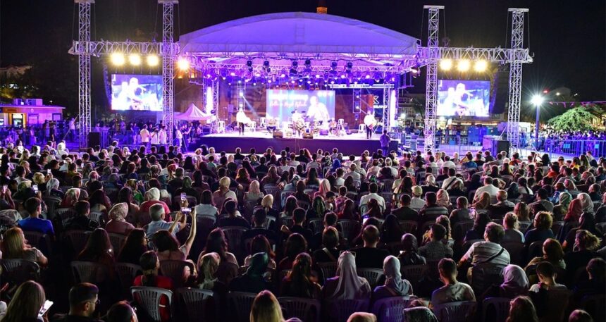 Festival deprem nedeniyle yarıda kaldı