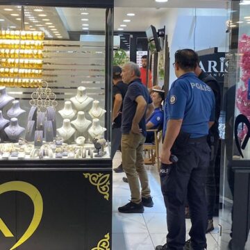 Geçim sıkıntısı çeken emekli işçi, kuyumcu soymaya kalkıştı