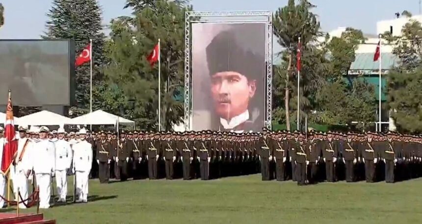 Genç teğmenler ‘düzenlemelerin’ gölgesinde mezun oluyor