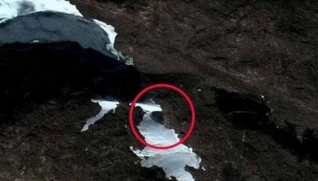 Google haritalarda tüm koordinatları taradılar! Kayaların içinde UFO buldular