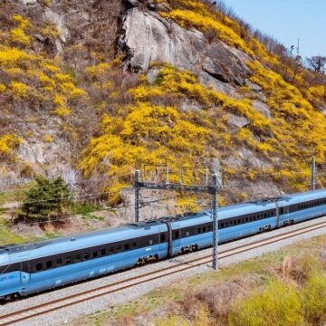 Güney Kore’de tren raydan çıktı: 2 ölü, 4 yaralı