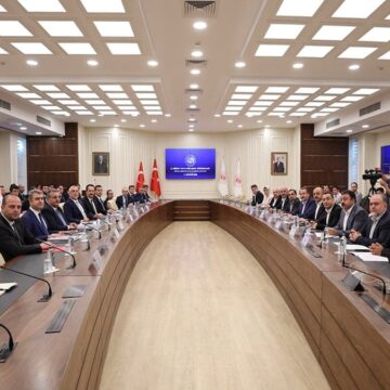 Hazine ve Maliye Bakanı Mehmet Şimşek acı ilacı memurun önüne koydu