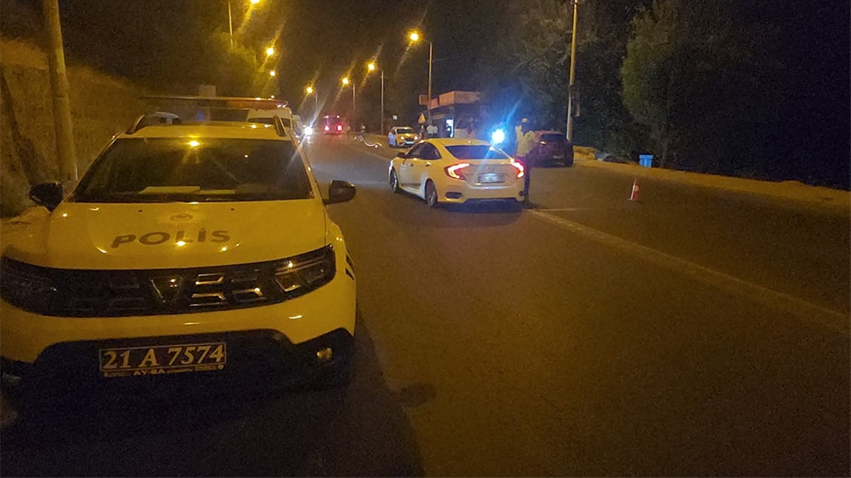 İki grup çatıştı, ortalık kan gölüne döndü: Ölü ve yaralılar var