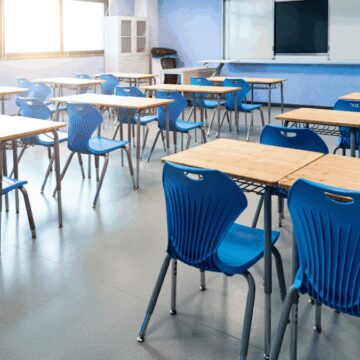 İlkokul ve ortaokullarda tamamen yasaklandı: Artık okula sokamayacaklar