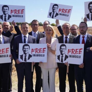 İmamoğlu’ndan Avrupalı Belediye Başkanlarına teşekkür
