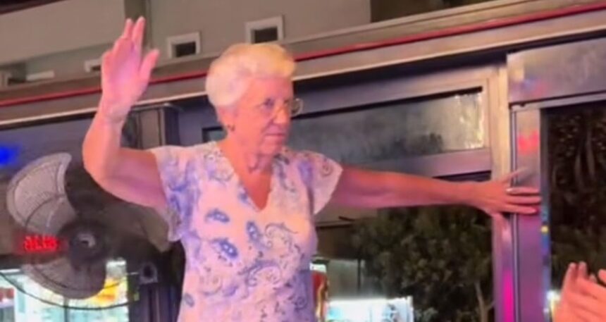 İngilizler böyle haberleştirdi: ‘Aşk yaşamak için Marmaris’e geliyorlar’