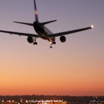 İran hava sahasını geçici olarak kapattı