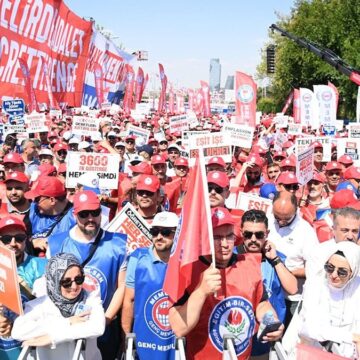 İşçiye cüce zam memuru da vurdu