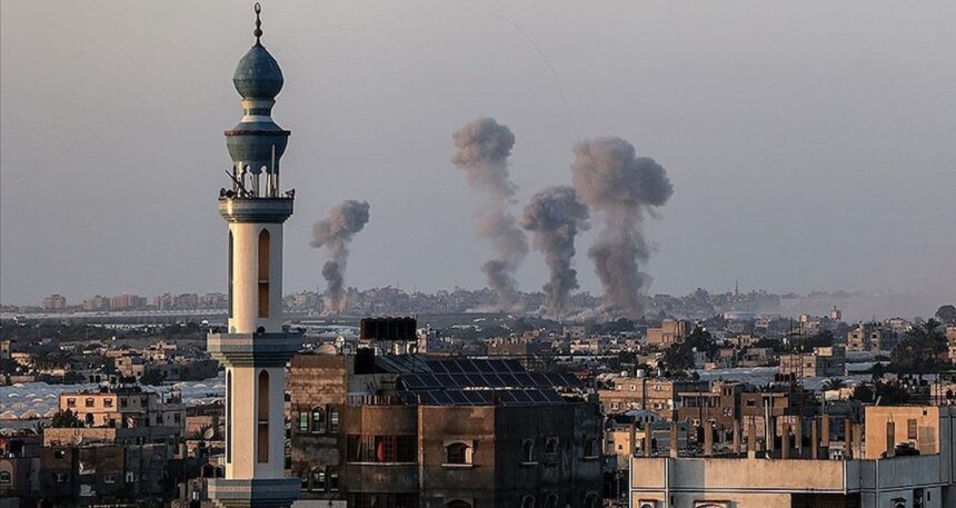 İsrail, Gazze’de Han Yunus kentindeki Filistin Kızılay’ı karargahını bombaladı