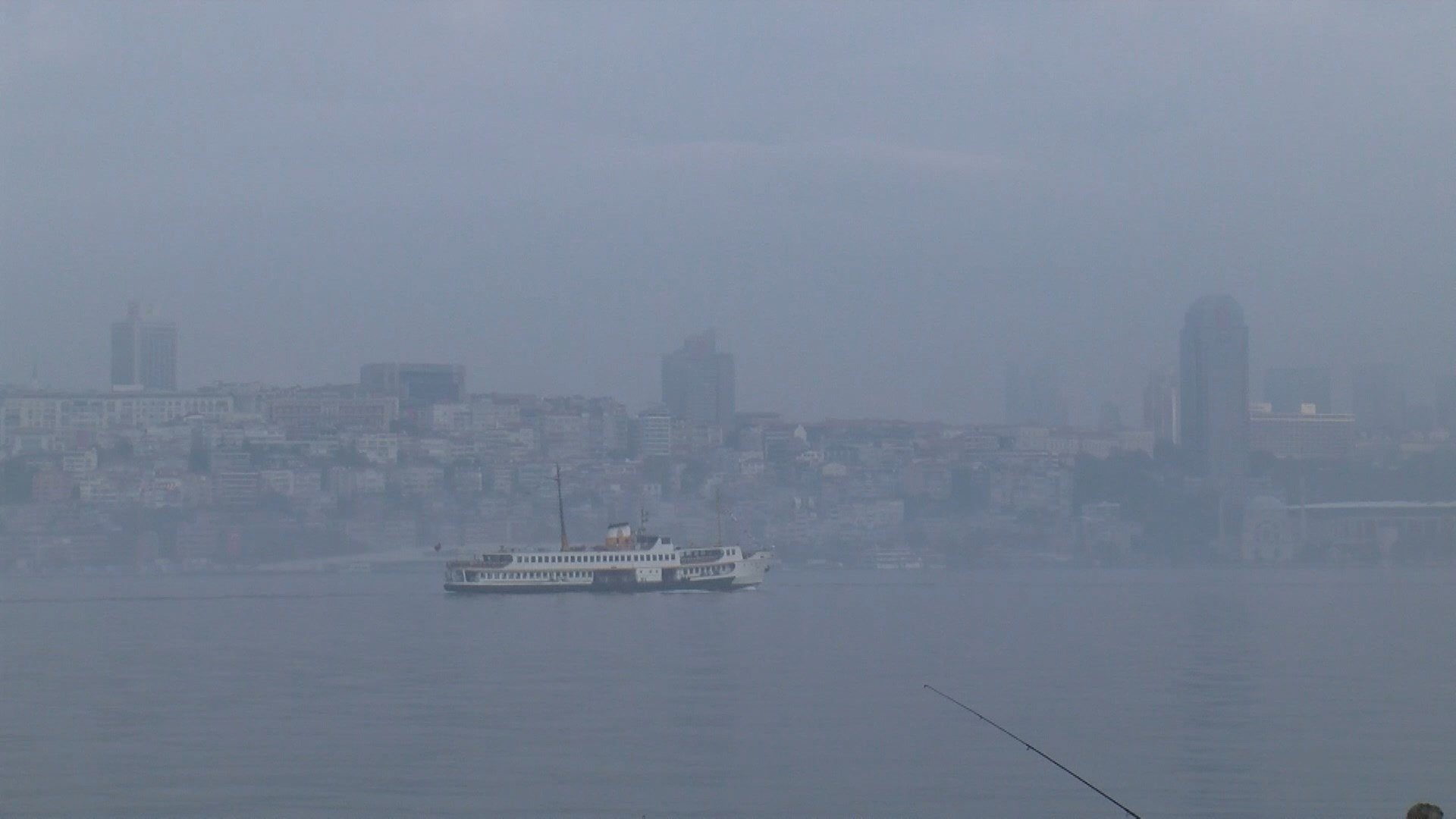 İstanbul Boğazı’nı sis kapladı