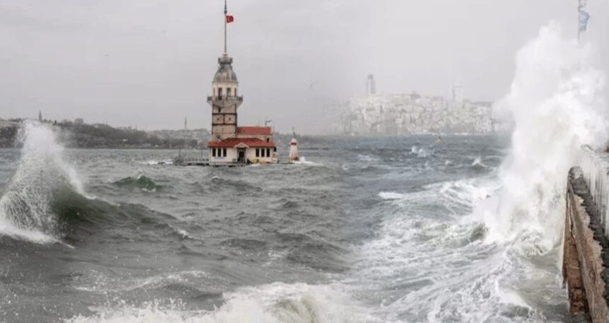 İstanbul güne rüzgarla uyandı: Hızı 70 kilometreyi bulacak!