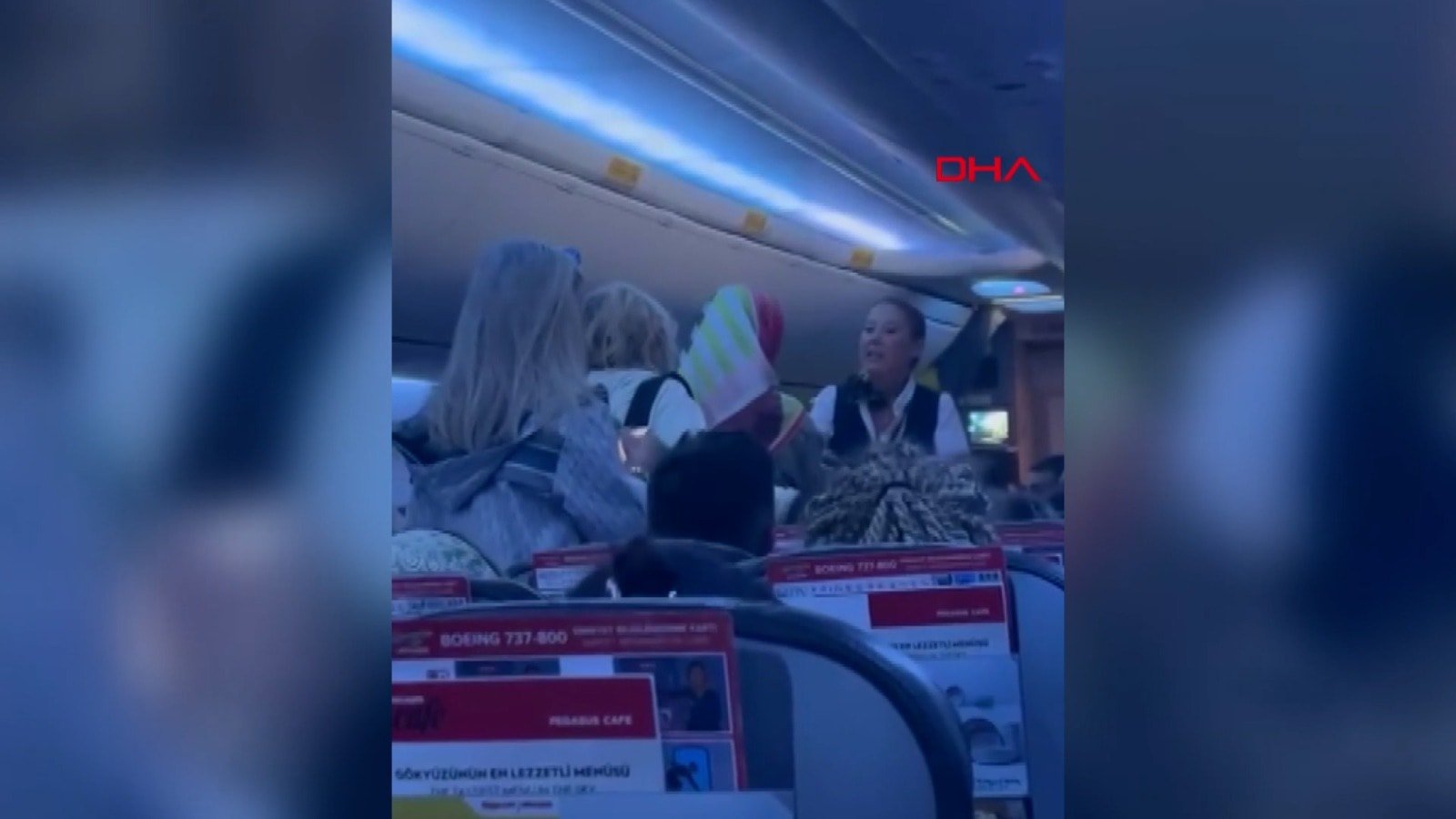 İstanbul uçağında ayakta durma kavgası!