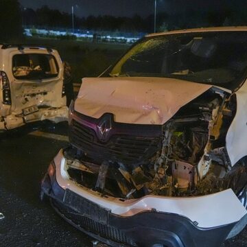 İstanbul’da 16 araç birbirine girdi