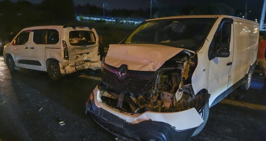 İstanbul’da 16 araç birbirine girdi