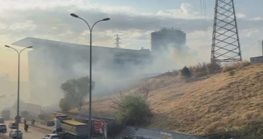 İstanbul’da otluk yangını