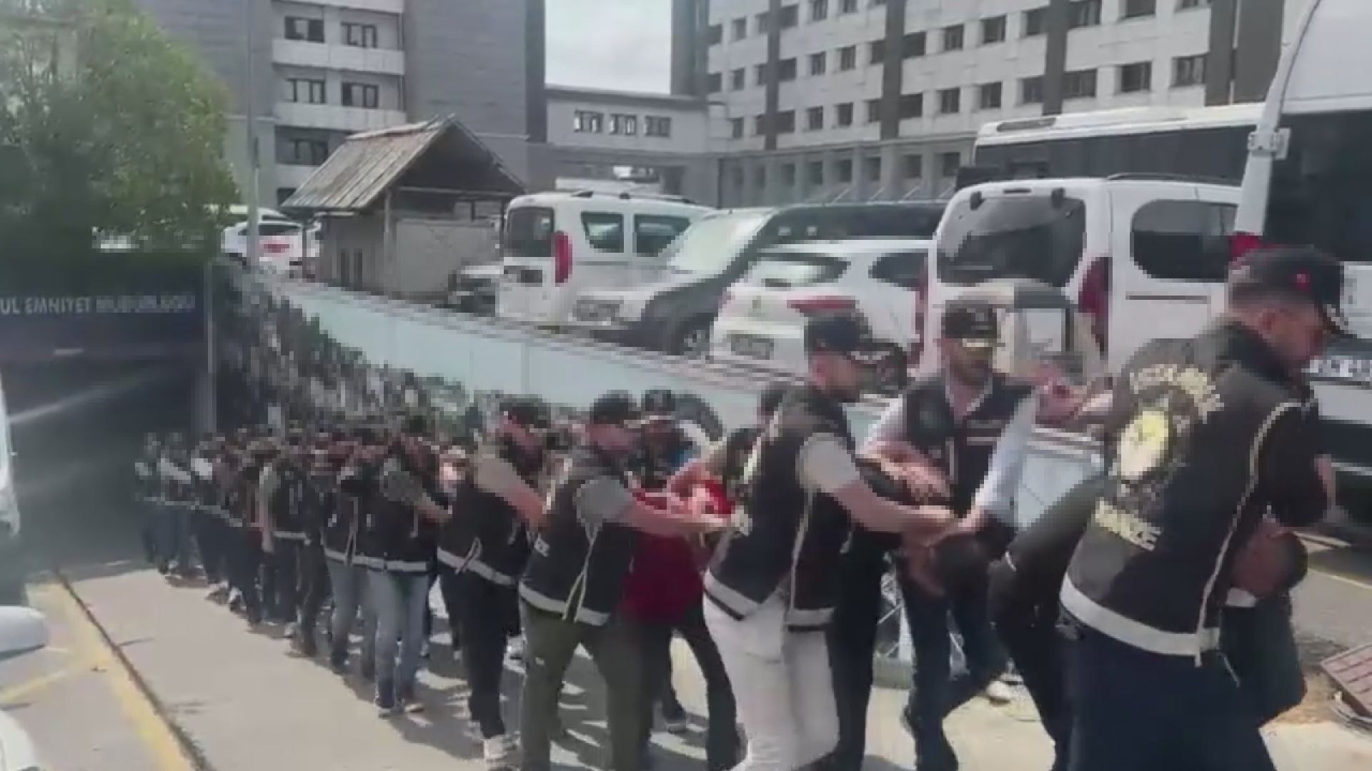 İstanbul'u birbirine katan çeteye operasyon