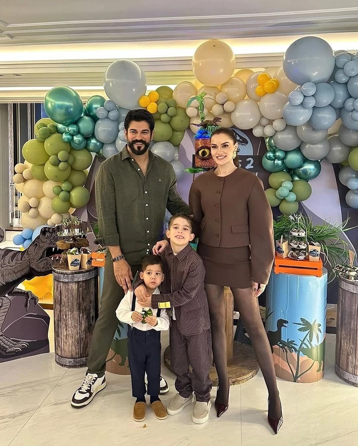 İşte Burak Özçivit ve Fahriye Evcen çiftinin Çamlıca'daki koleje verdiği para
