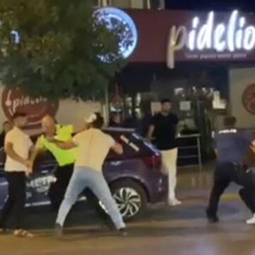 İzmir’de polise saldırı kamerada: 2 tutuklama