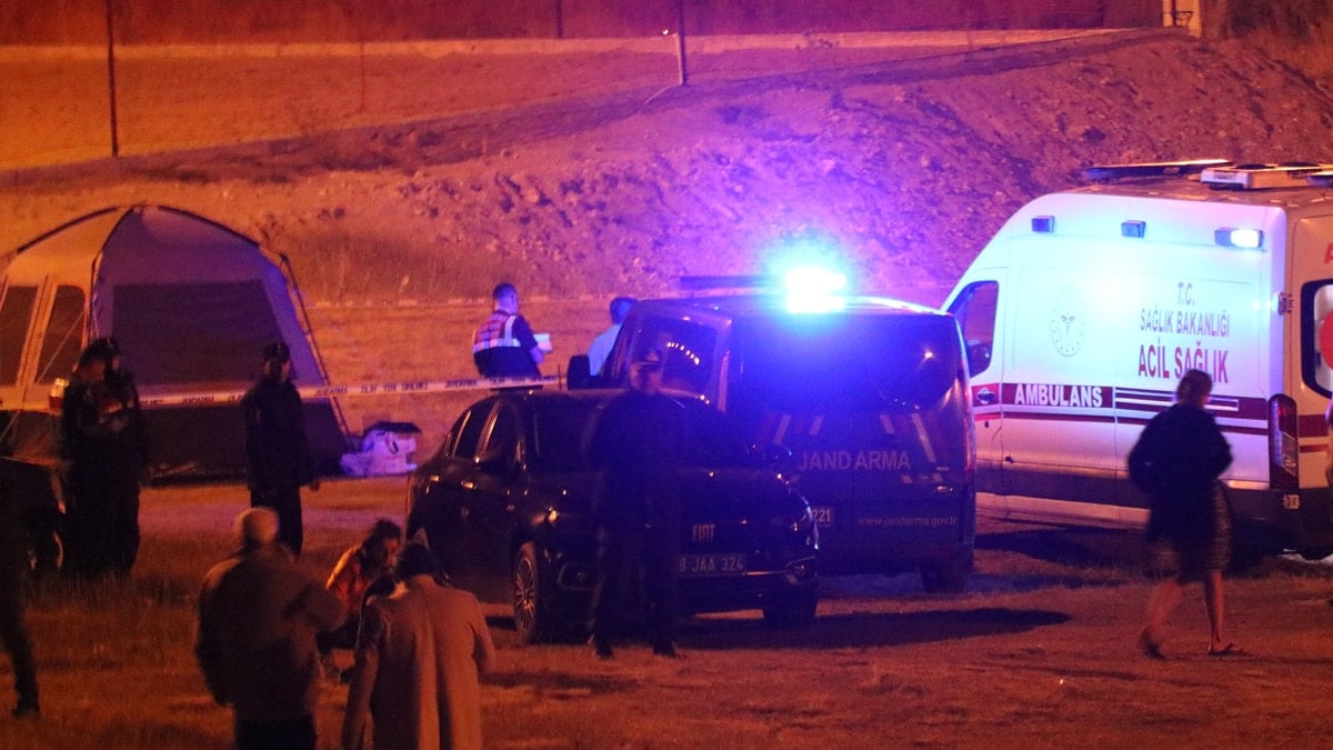 Kampa giden çift çadırda ölü olarak bulundu