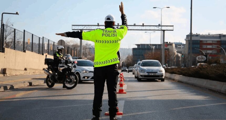 Kayseri’de trafiği tehlikeye düşüren 3 kişiye dudak uçuklatan ceza