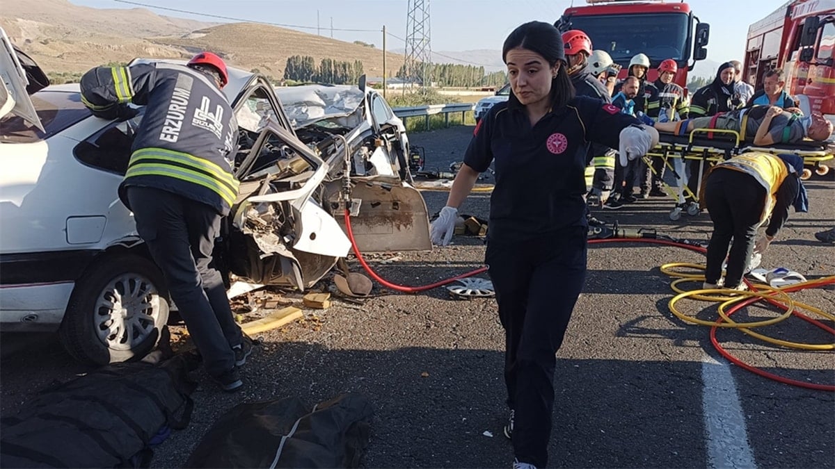 Kaza sonrası ortalık kan gölüne döndü: 4 ölü, 4 yaralı