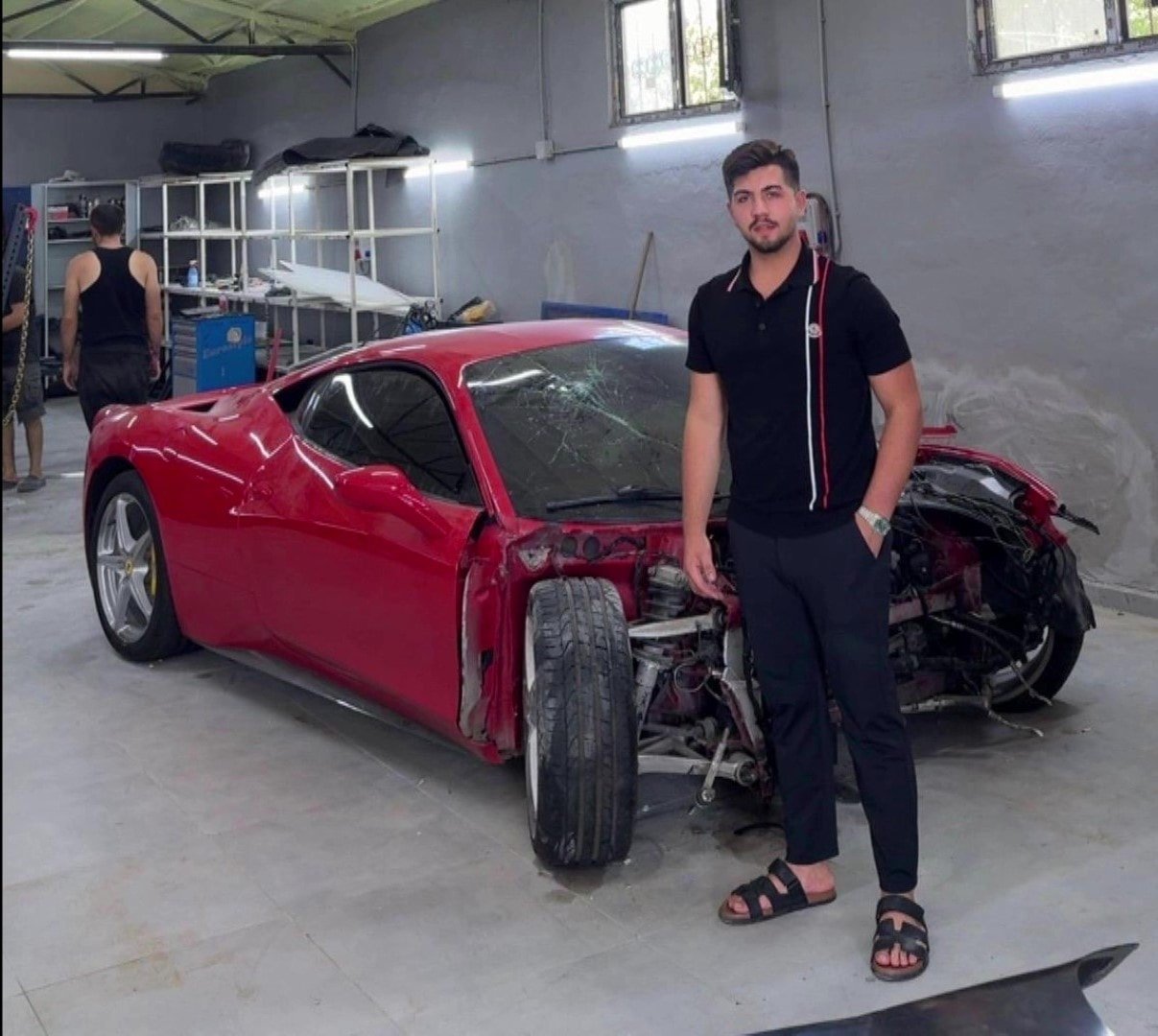 Kazada pert olan Ferrari'yi futbolcu satın aldı