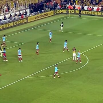 kibrisli-rumlar-fenerbahceyi-uefaya-sikayet-etti-j3vq1ibx.jpg Kıbrıslı Rumlar, Fenerbahçe’yi UEFA’ya şikayet etti