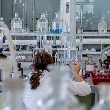 kimya-sektoru-temmuzda-34-milyar-dolarlik-ihracatla-rekor-kirdi-uPbv73PZ.jpg Kimya sektörü temmuzda 3,4 milyar dolarlık ihracatla rekor kırdı