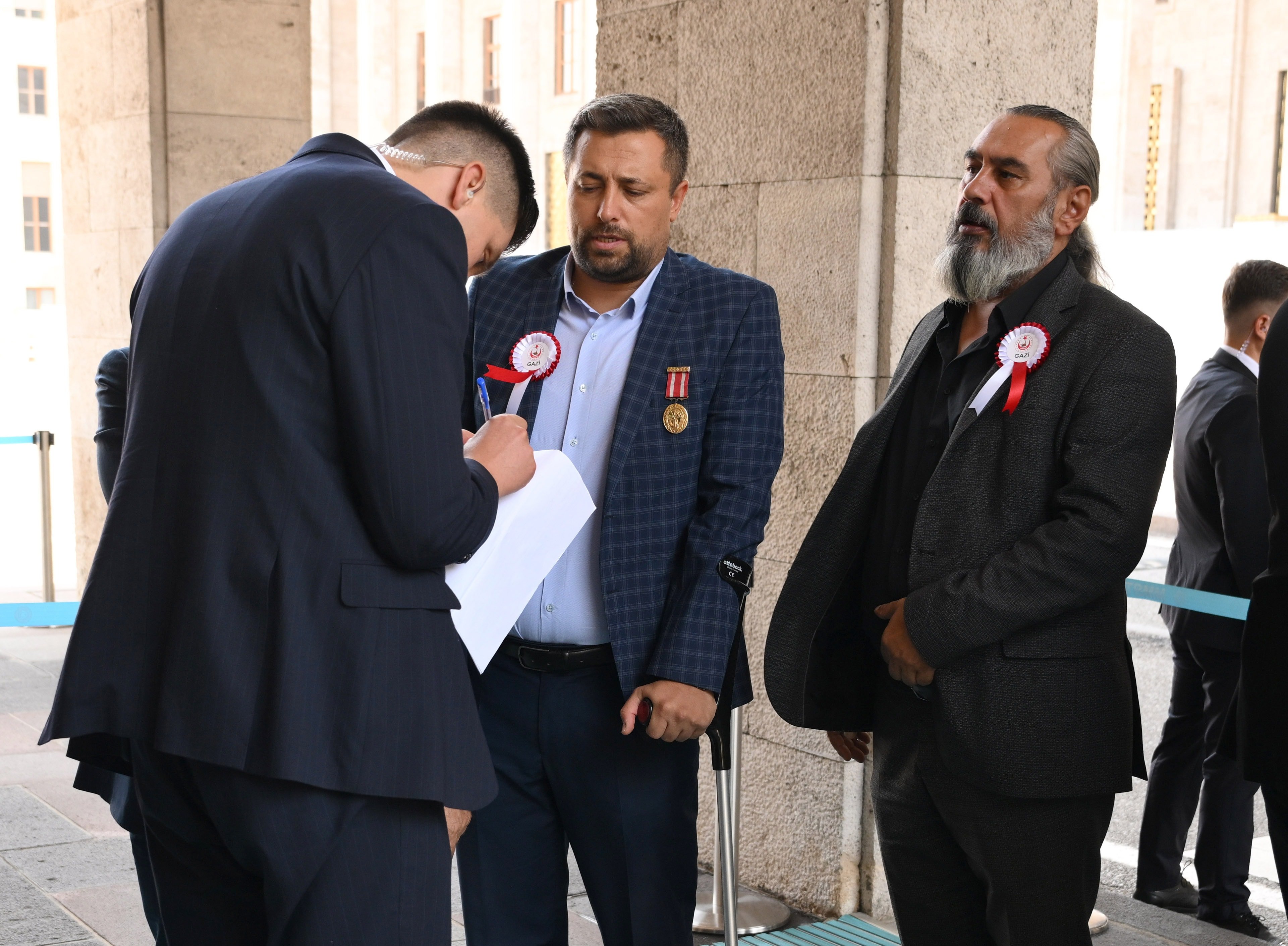 Komisyona böyle geldiler: Şehit ve gazilerden çok sert Öcalan açıklaması!
