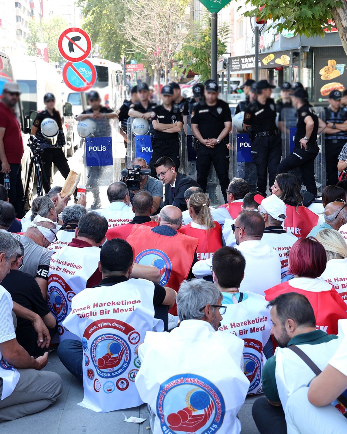 Memur maaşının yüzde 72’sI çalındı