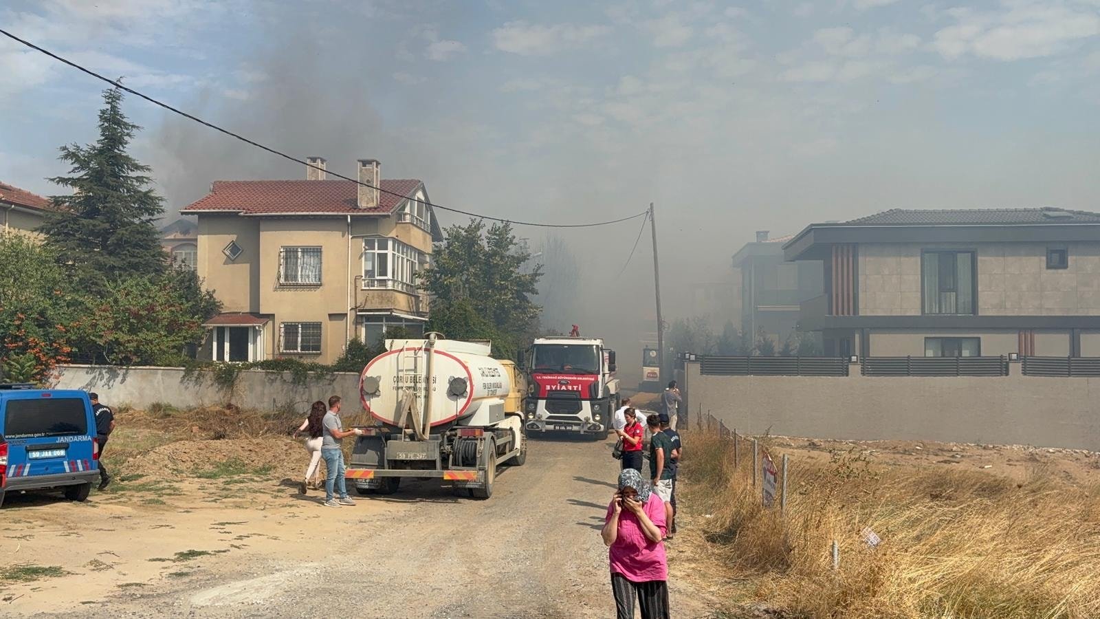 Mersin ve Hatay yanıyor! Alevler yerleşim yerlerine yaklaştı, binin üzerinde kişi tahliye edildi