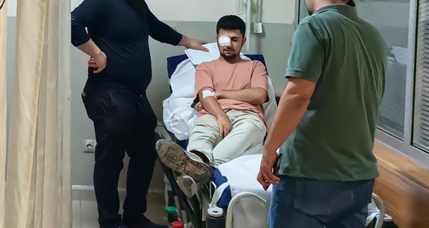Mobilya işçisinin gözüne çivi saplandı