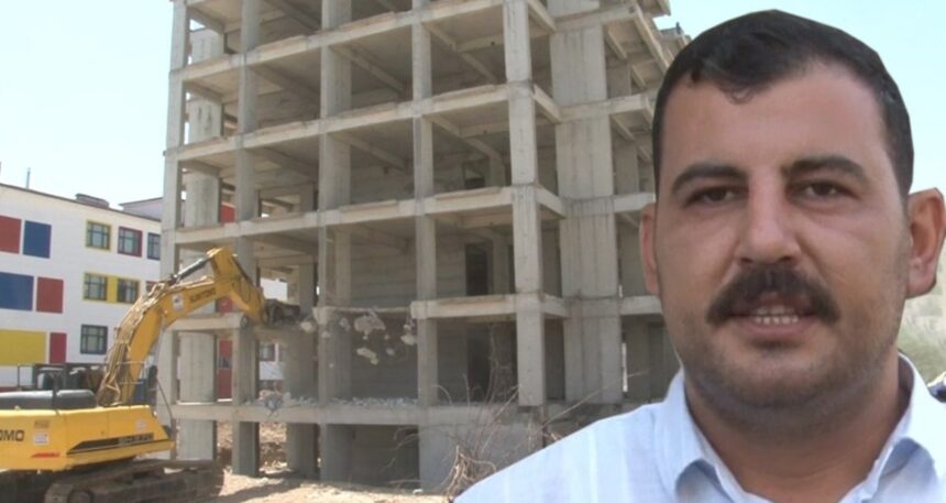 Müteahhit kendini ihbar etti, 5 katlı binasını yıktırdı! Nedeni ise takdir topladı