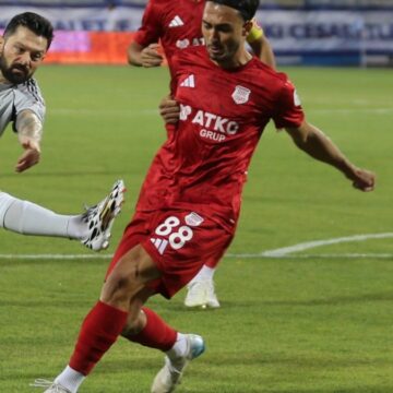 Müthiş geri dönüş! 6 gollü maçta galip yok