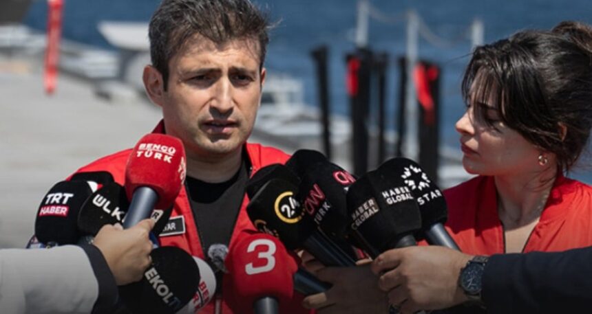 Neden mikrofonda komutanlar değil Erdoğan’ın damadı Selçuk Bayraktar var?