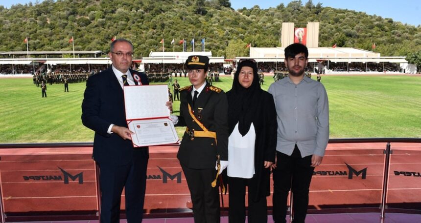 Ömer Halisdemir’in kızı teğmen oldu