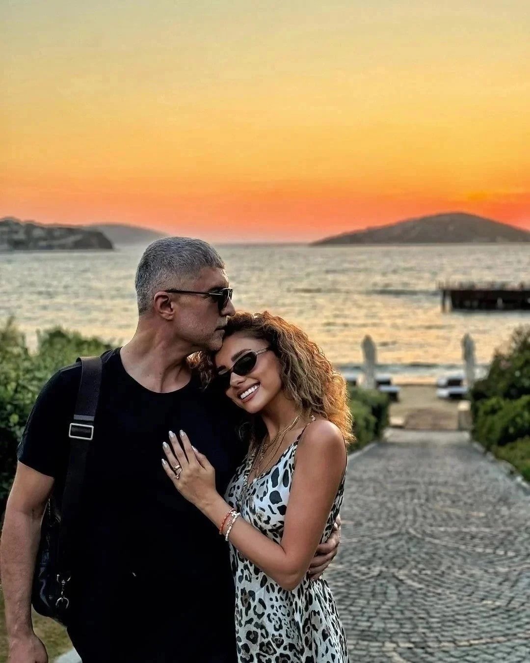 Özcan Deniz'den eşi Samar Dadgar'a doğum günü partisi
