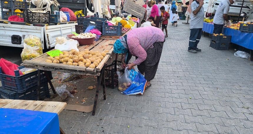 Pazara giden vatandaş: “Birinci sınıfı zenginler yer, gariban ikinci sınıfa razı”