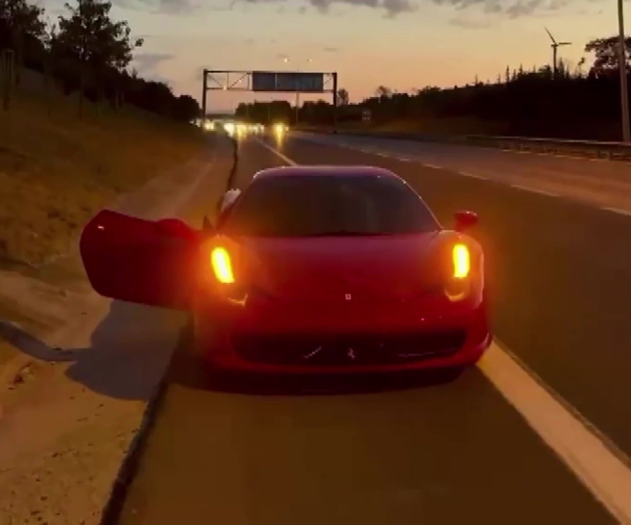 Perte çıkan Ferrari'nin sahibi konuştu: 'Aracı alalı 5 gün olmuştu, hiç binemeden gitti'