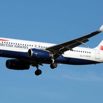 Pilot uçakta ailesine ‘hava attı’: Uçuş iptal oldu