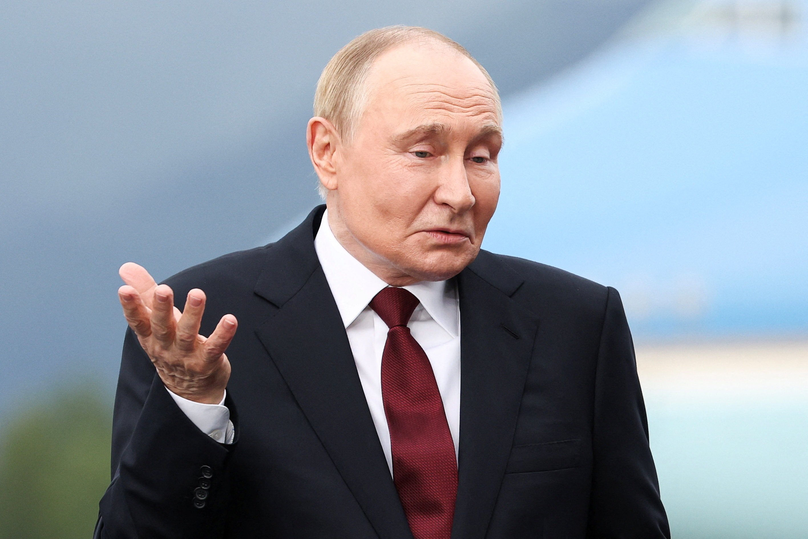 Putin'den 'Sivilleri öldürmeyi bırakacak mısınız?' sorusuna 'Duymadım' yanıtı
