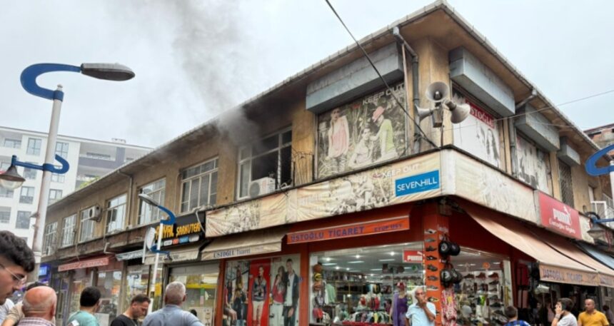 Rize’de elektrik dağıtım şirketinin ofisi küle döndü